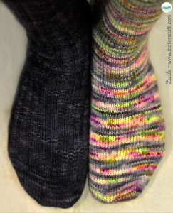 chaussetteslogo 243x300 - [DIY tricot] Des mitaines en restes de laine